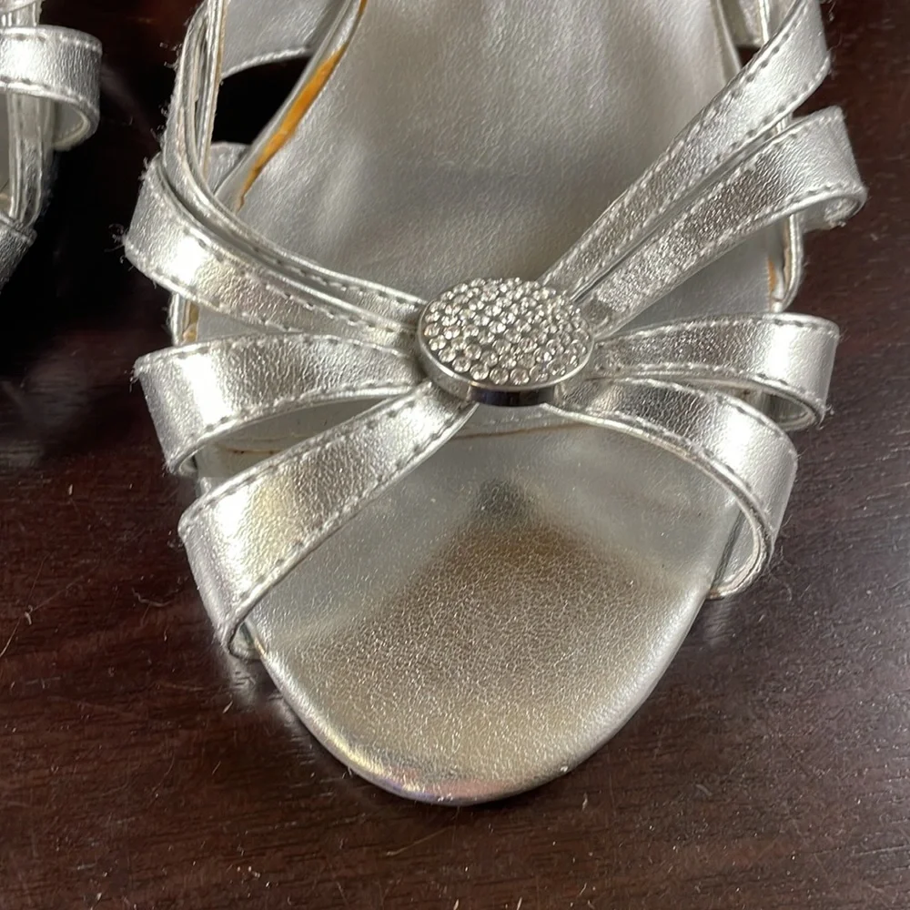 Vintage Touch Ups by Benjamin Walk silver strappy heel - Picture 5 of 6
